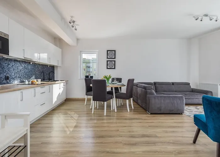 Strzelecka Center Of By Renters