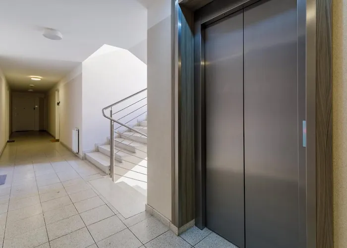 Strzelecka Center Of By Renters 科沃布热格